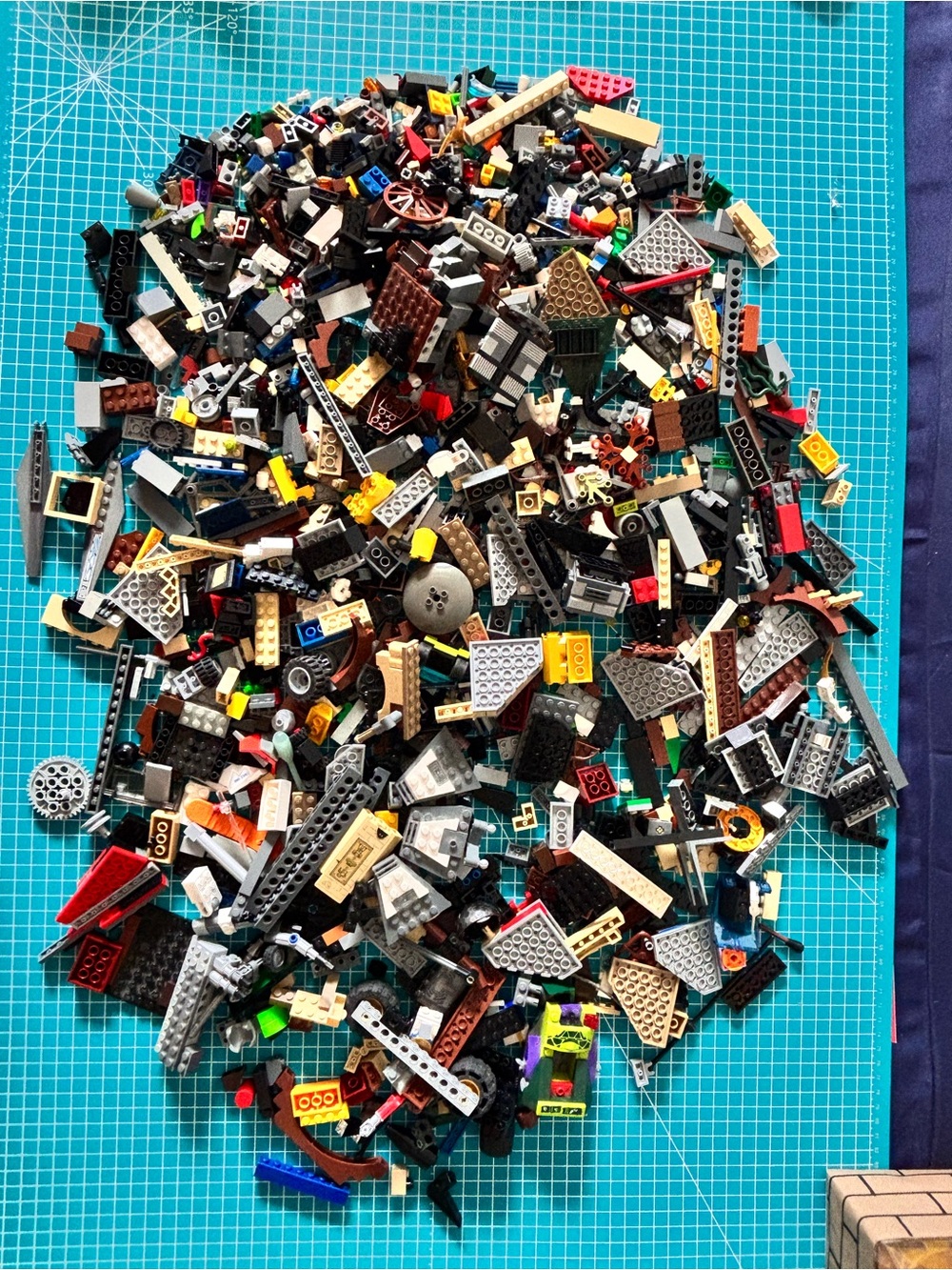 LEGO Mixed Building Bricks Pieces Parts Bulk Lot 3 Lbs 11 Oz